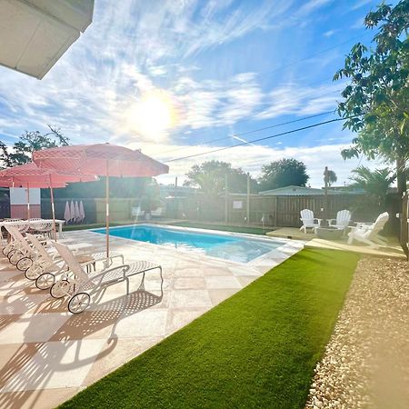 Luxury Villa 3 Blocks From The Beach With A Pool, Fire Pit And Outdoor Oasis Cape Canaveral Luaran gambar