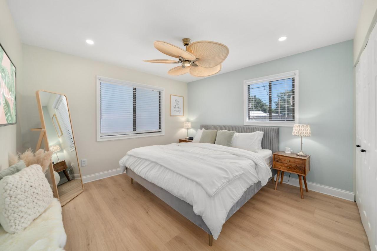 Luxury Villa 3 Blocks From The Beach With A Pool, Fire Pit And Outdoor Oasis Cape Canaveral Luaran gambar